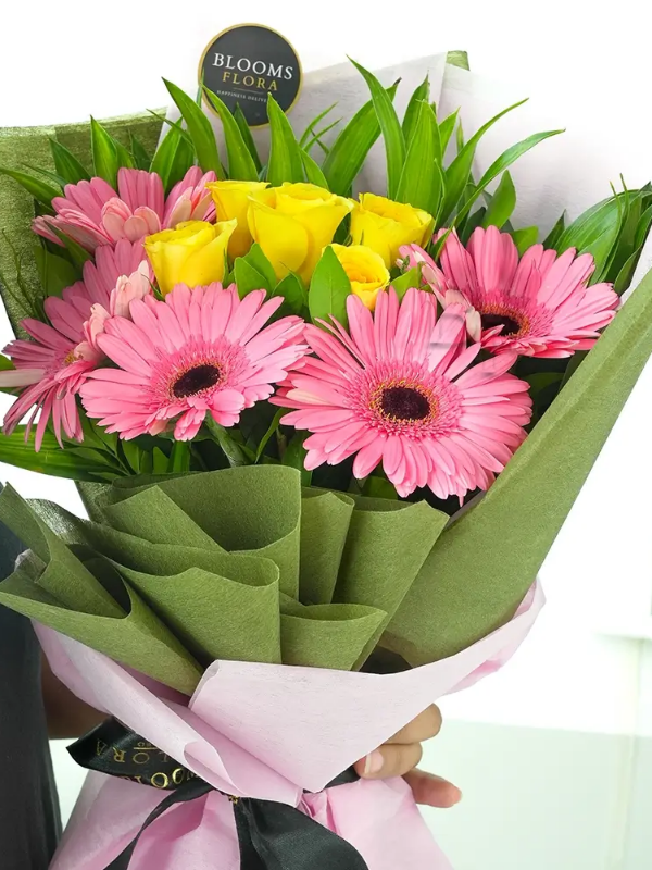  Alanya Çiçek Gönder - Pembe Jerbera ve Sarı Gül Buketi