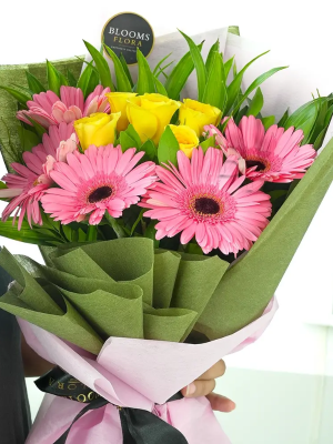  Alanya Çiçek Gönder - Pembe Jerbera ve Sarı Gül Buketi