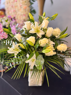  Alanya Florist - COCOON FLOWER BOUQUET