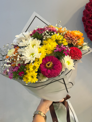  Alanya Florists - WHITE ROSE AND LILY VASE